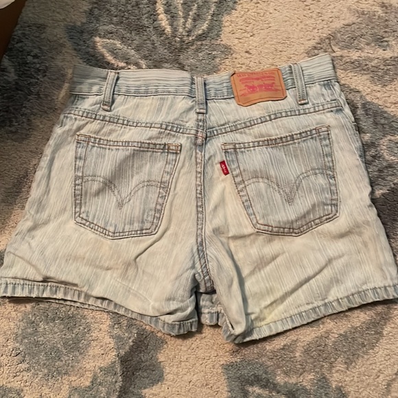 Levi shorts - Picture 3 of 3